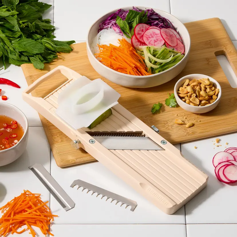 Mandolina daržovių pjaustyklė | Mandolina pjaustyklė | Mandolina tarka | Darzoviu pjaustykle | Japoniska mandolina | Japoniska pjaustykle | Benriner pjaustykle | benriner mandolina