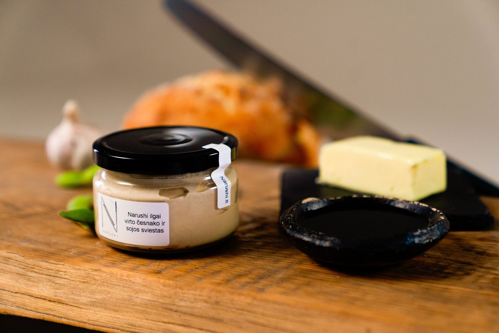 Sviestas | Cesnakinis sviestas | Plaktas sviestas | Naminis sviestas | Sojos sviestas | Sviestas internetu | Česnakinis sviestas | Žolelių sviestas