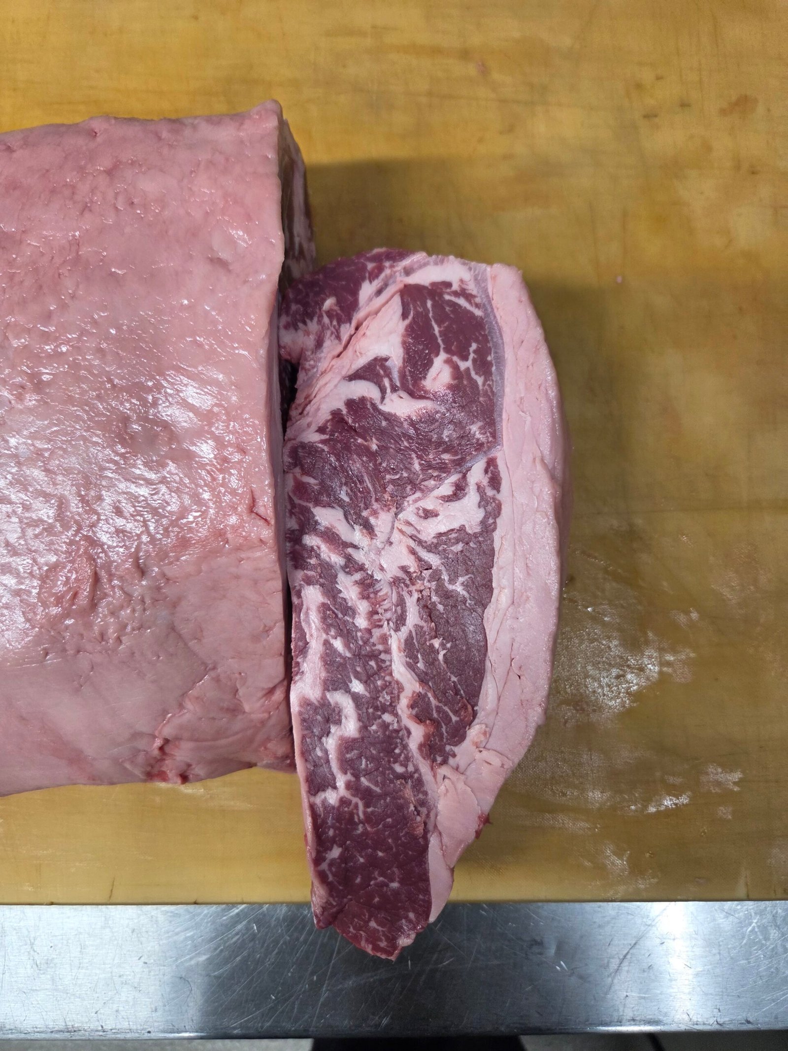 Jautiena is ukininku | Brandinta jautiena vilnius | Jautiena i namus | Sviezia mesa vilnius | angus jautiena | black angus jautiena | jautiena kepsniams | amerikietiska jautiena