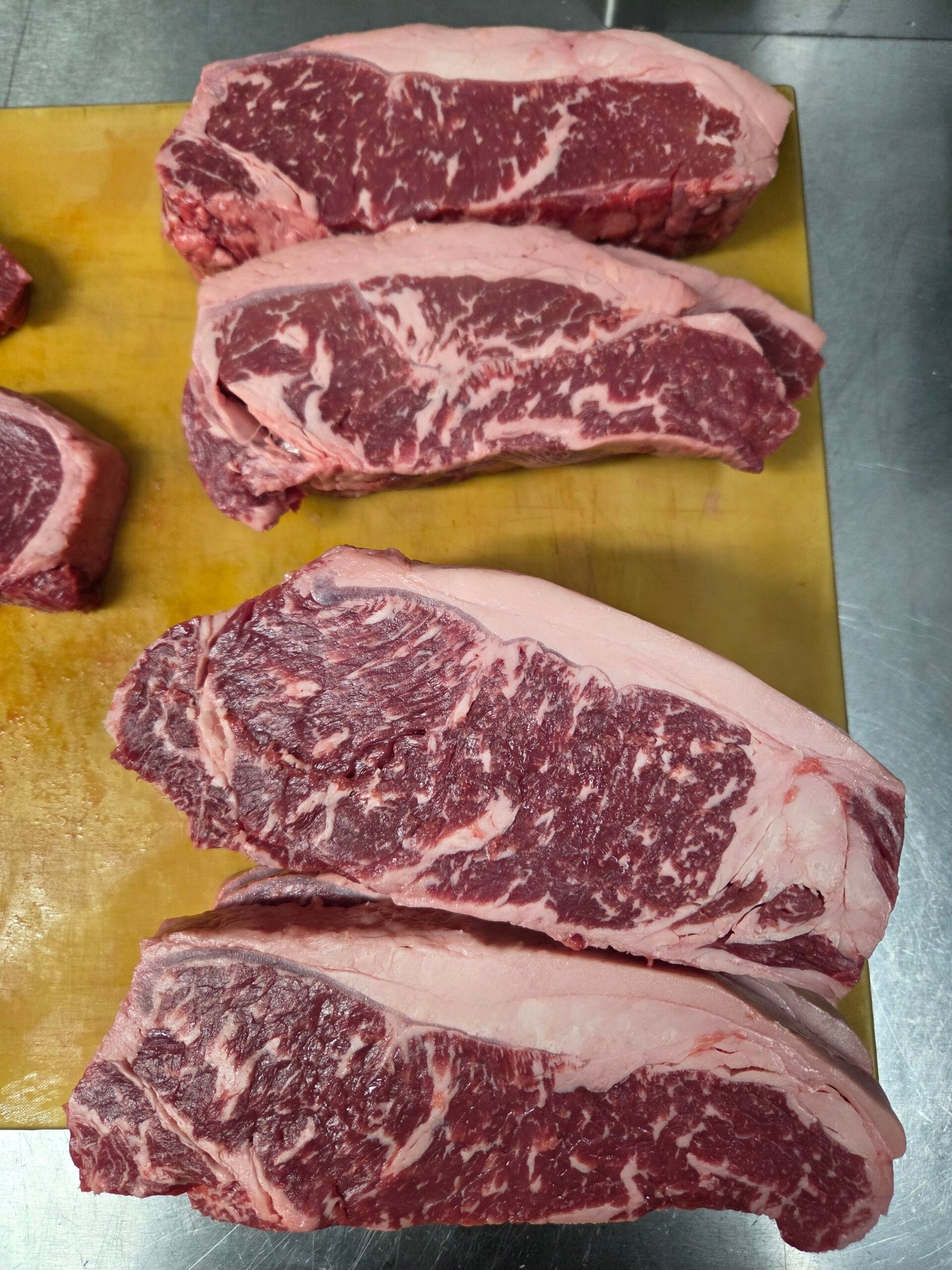 Jautiena is ukininku | Brandinta jautiena vilnius | Jautiena i namus | Sviezia mesa vilnius | angus jautiena | black angus jautiena | jautiena kepsniams | amerikietiska jautiena