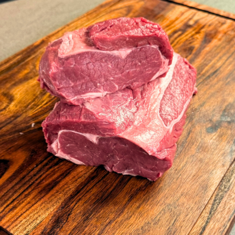 Jautiena is ukininku | Brandinta jautiena vilnius | Jautiena i namus | Sviezia mesa vilnius | jautienos antrekotas | grass-fed jautiena | jautiena kepsniams | rib-eye steak